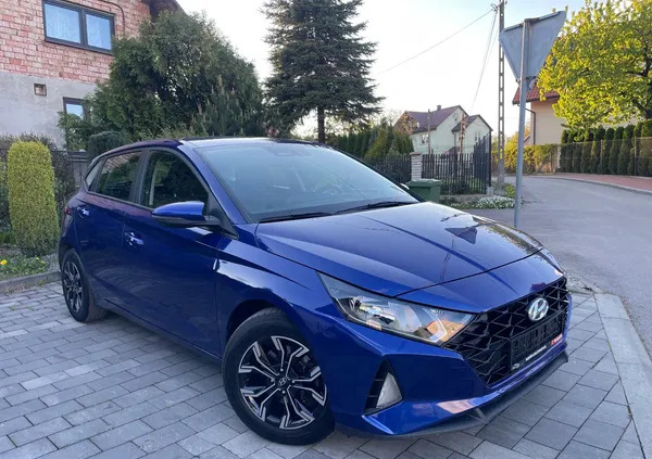 samochody osobowe Hyundai i20 cena 54900 przebieg: 61080, rok produkcji 2020 z Trzebiatów